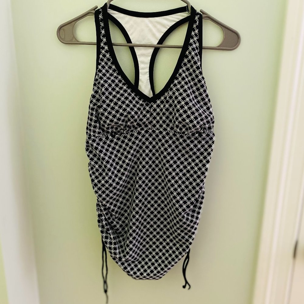 EUC Liz Lange Maternity Tankini Top (Small)